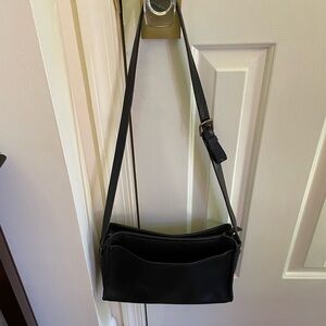Coach Black Leather Shoulder Bag Made to Last